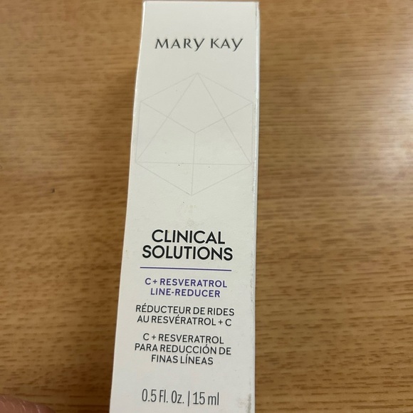 Mary Kay Clinical Solutions C+ Resveratrol Line-Reducer - Picture 2 of 5